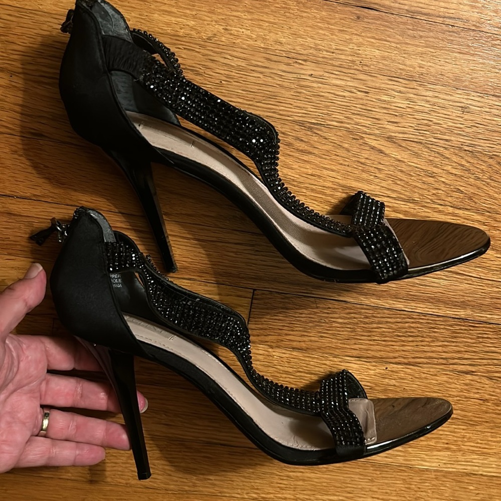 Womens High Heeled SZ 9 Shoes leather soles, VERY Sexy,  Expensive Glint Brand